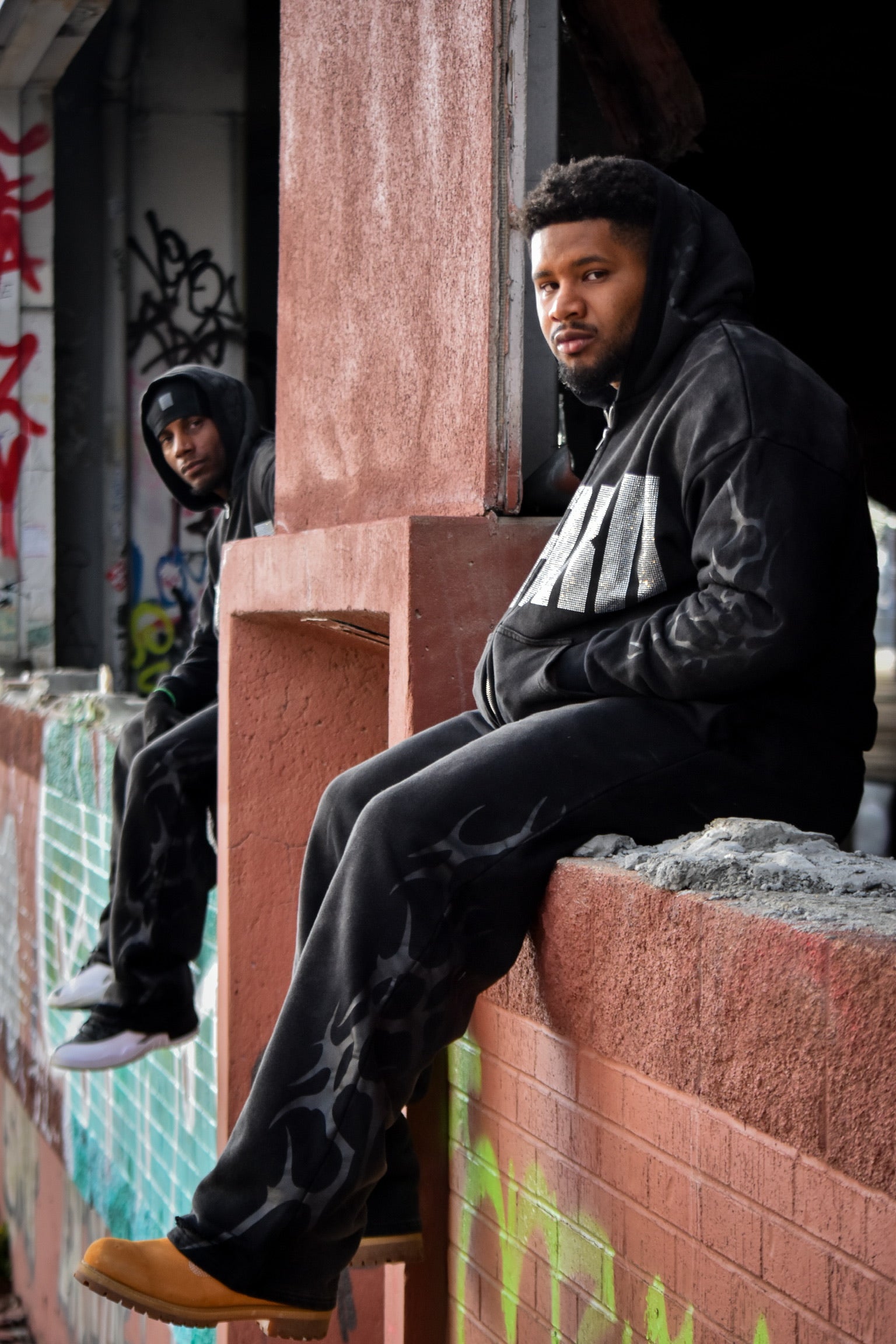 ONARII NOIR HOODIE